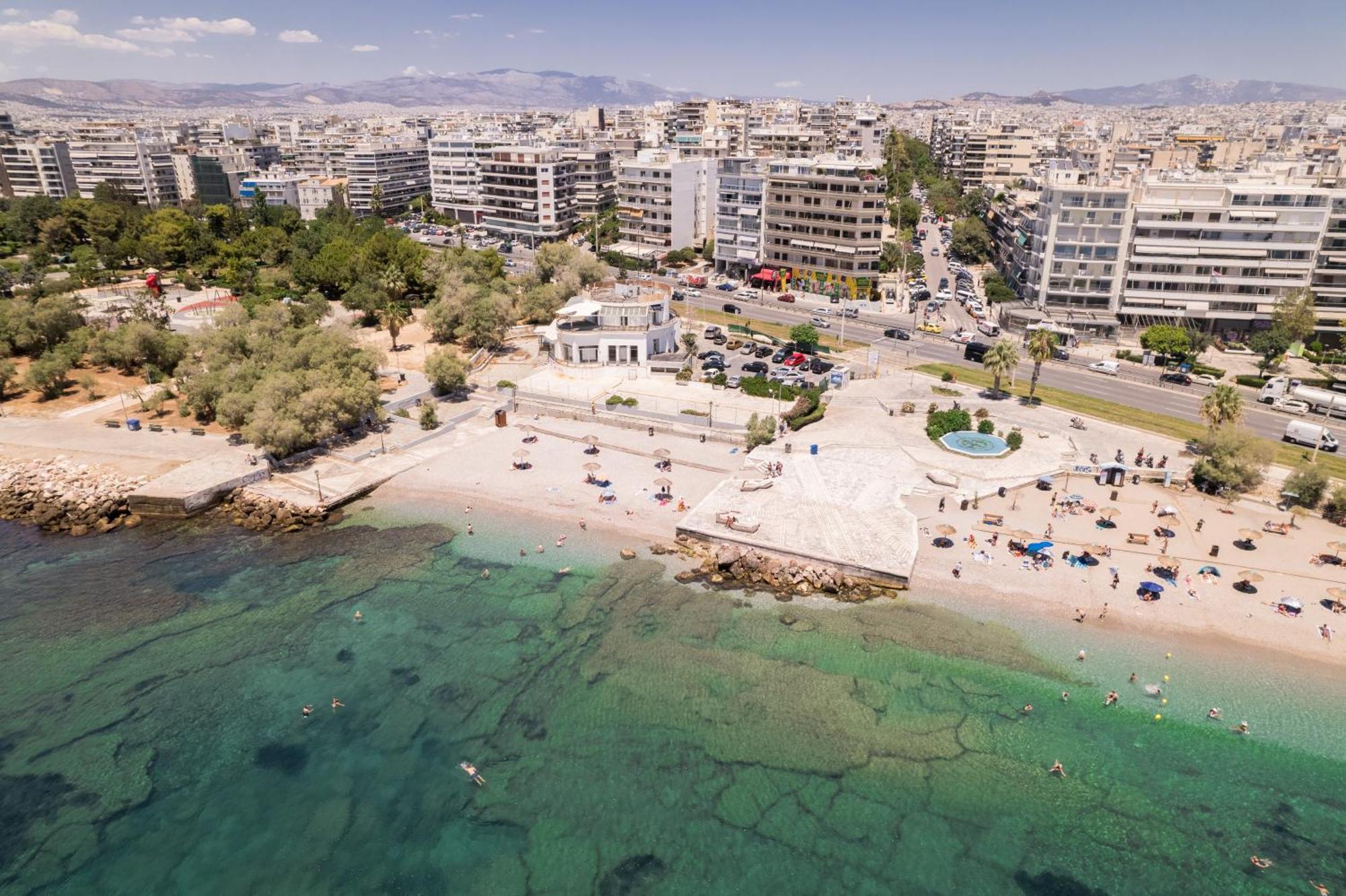 Luxury Seaside Apartment Next To Starbucks Opossite The Beach Park Of Flisvos Athens Exterior photo
