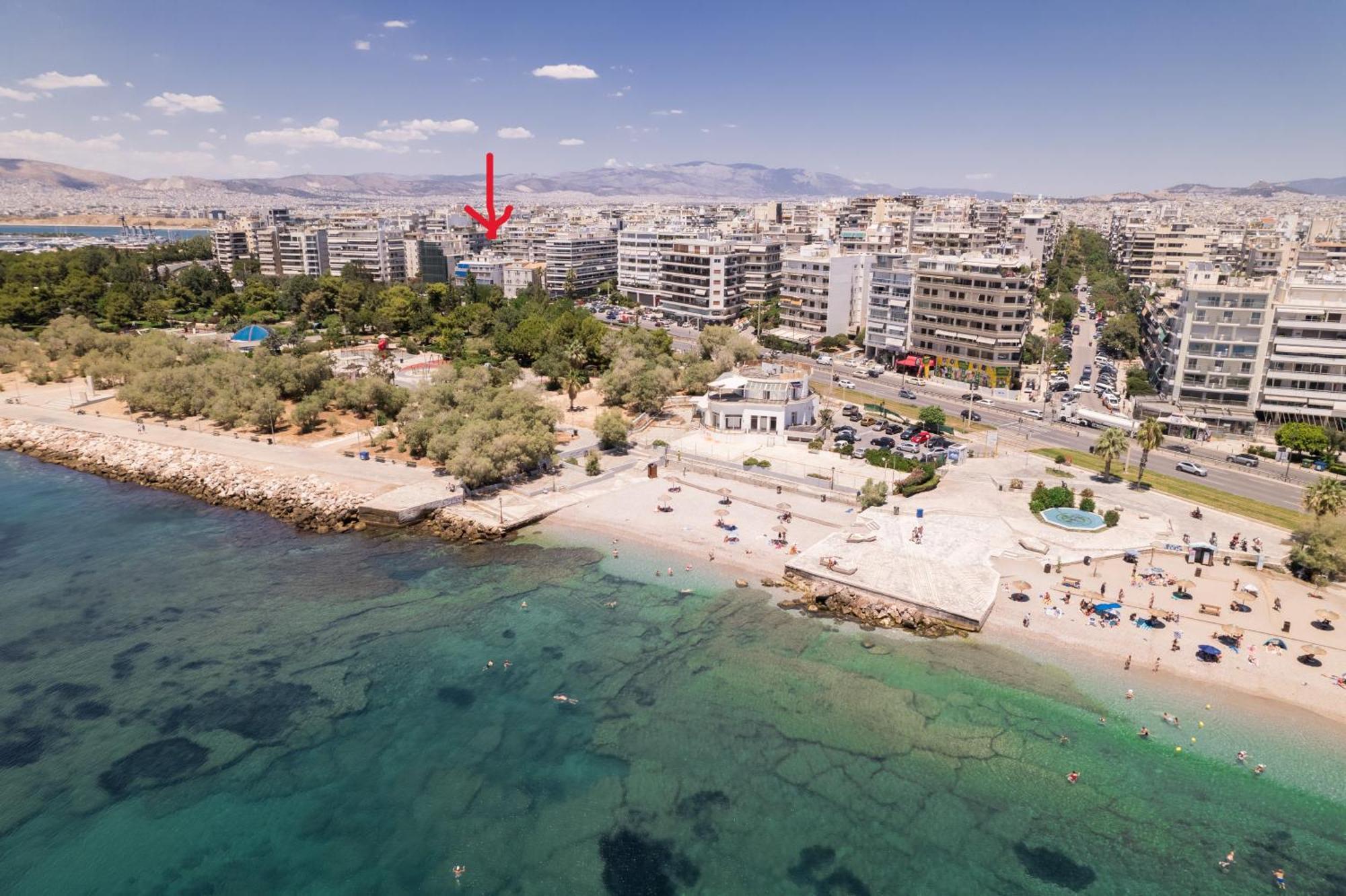 Luxury Seaside Apartment Next To Starbucks Opossite The Beach Park Of Flisvos Athens Exterior photo